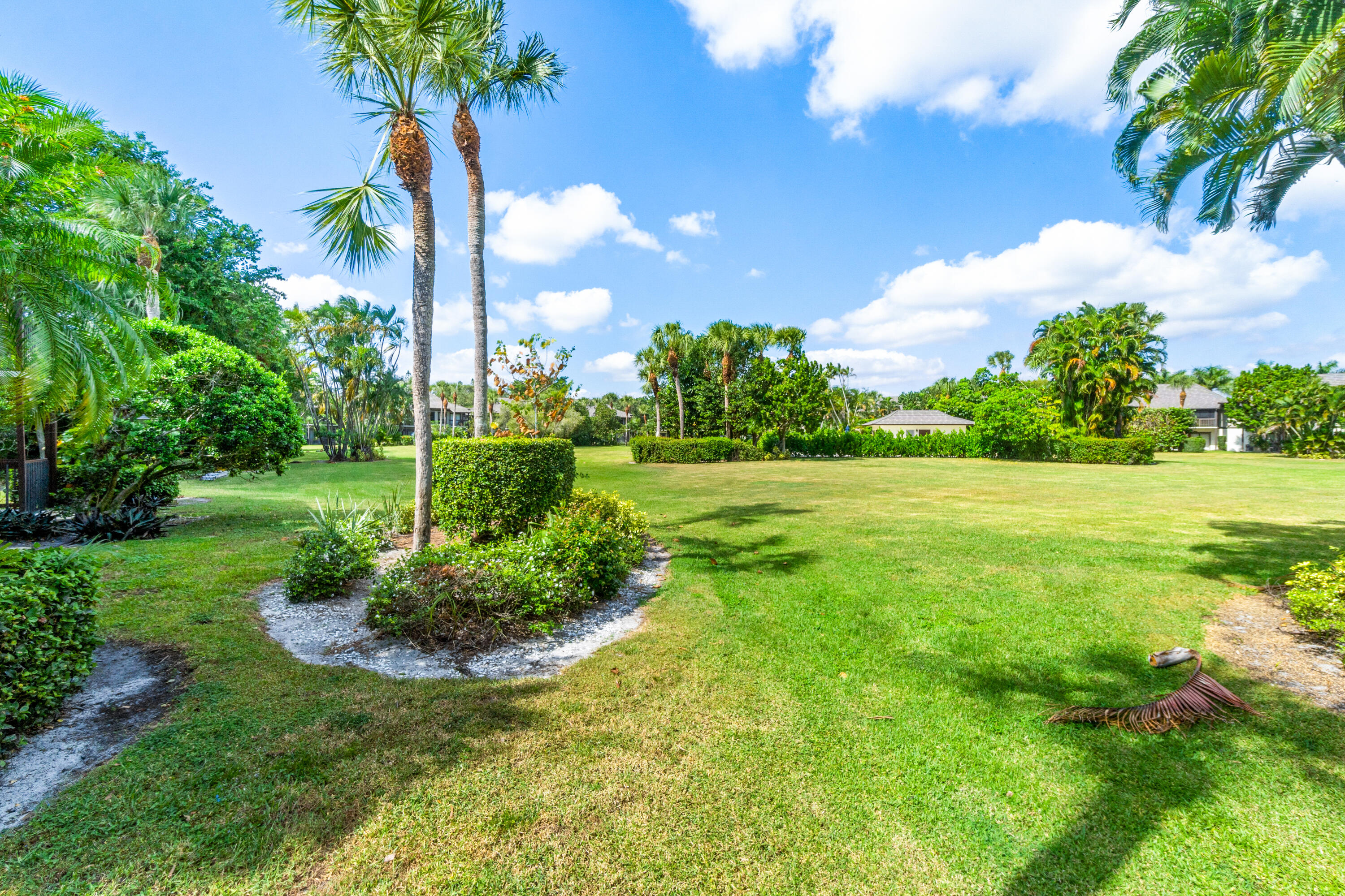 13334 Polo Club Road 216-217