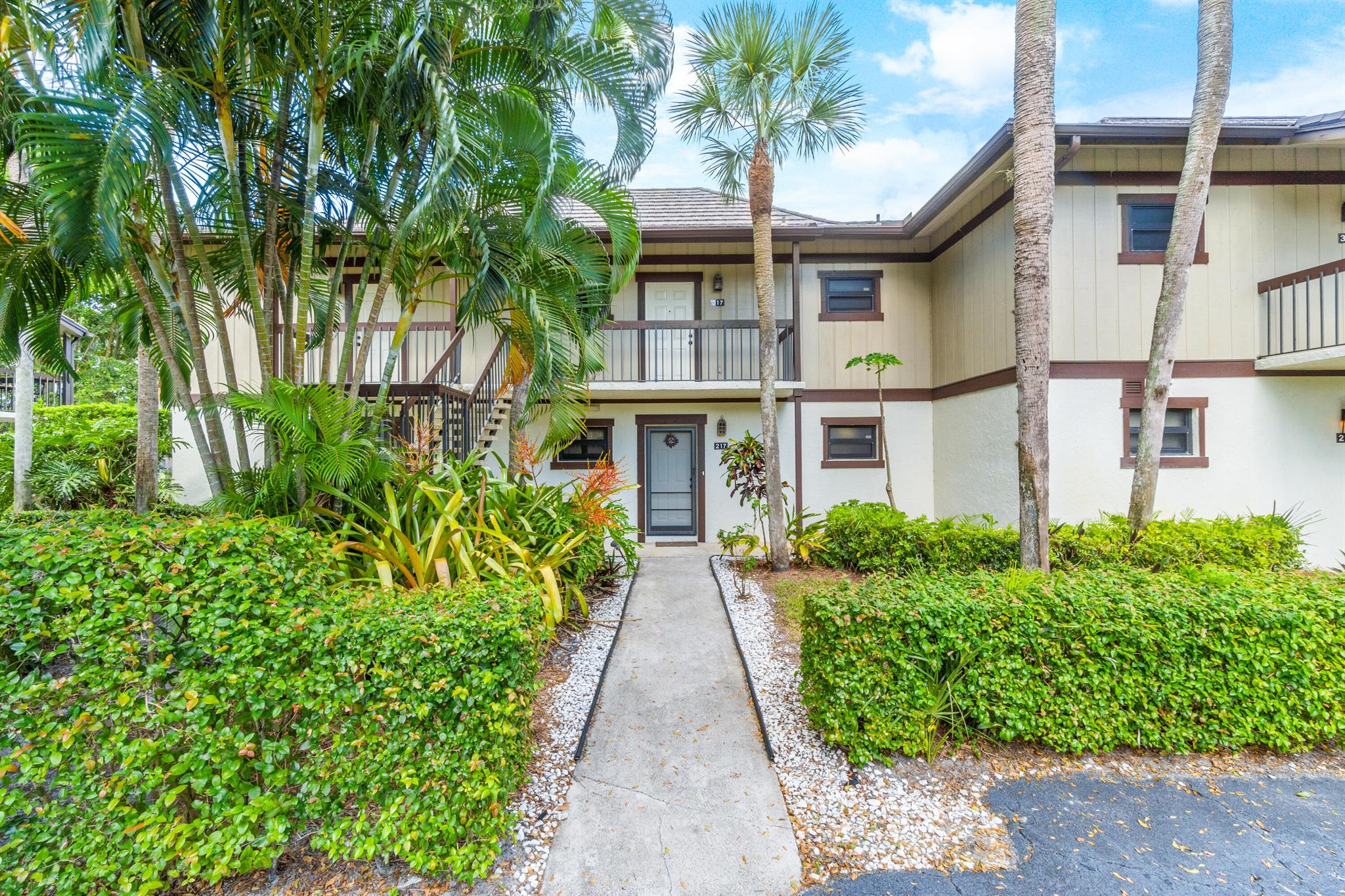 13334 Polo Club Road 216-217