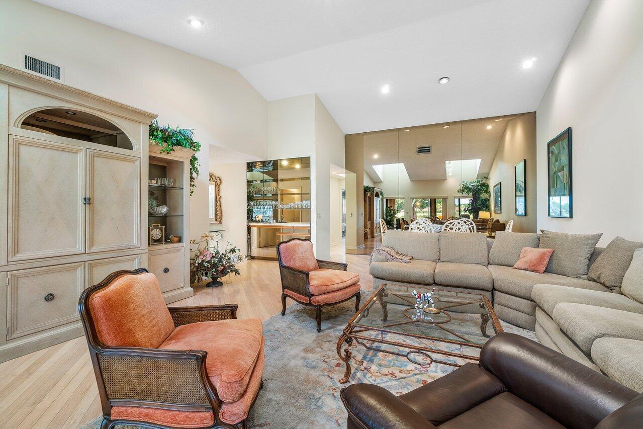 6935 Fountains Circle 6935