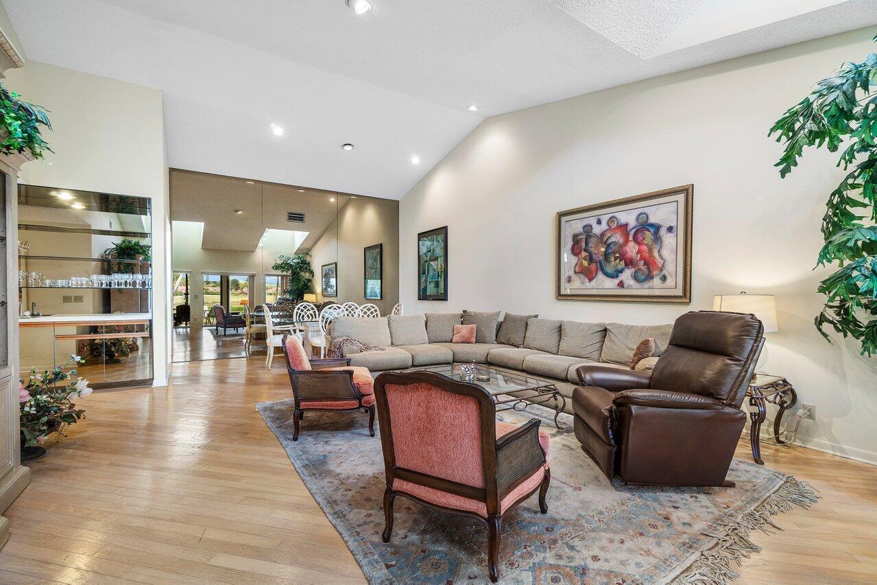 6935 Fountains Circle 6935