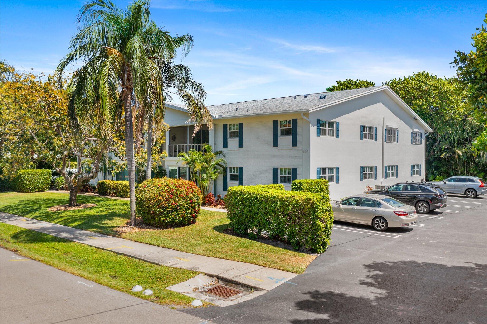 301 Venetian Drive 13