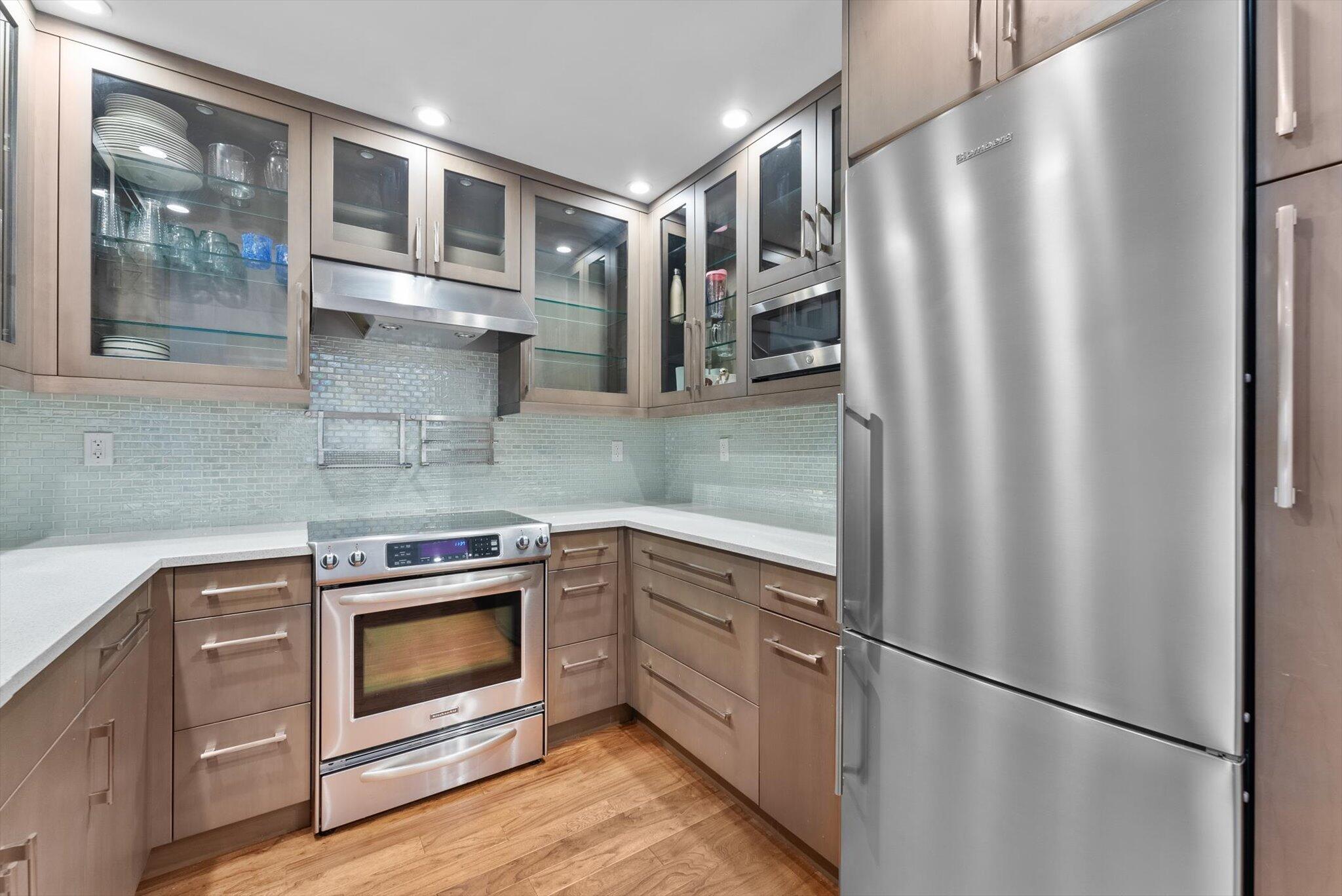 301 Venetian Drive 13