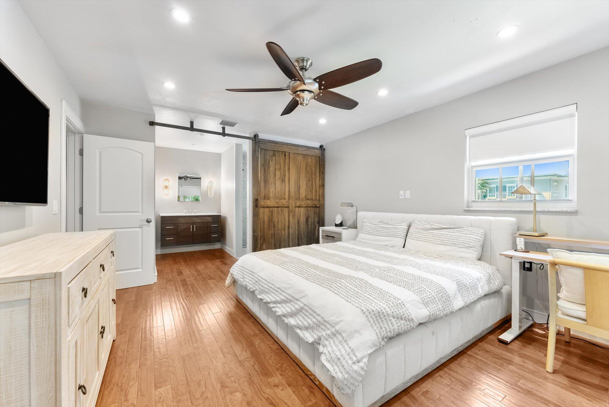 301 Venetian Drive 13