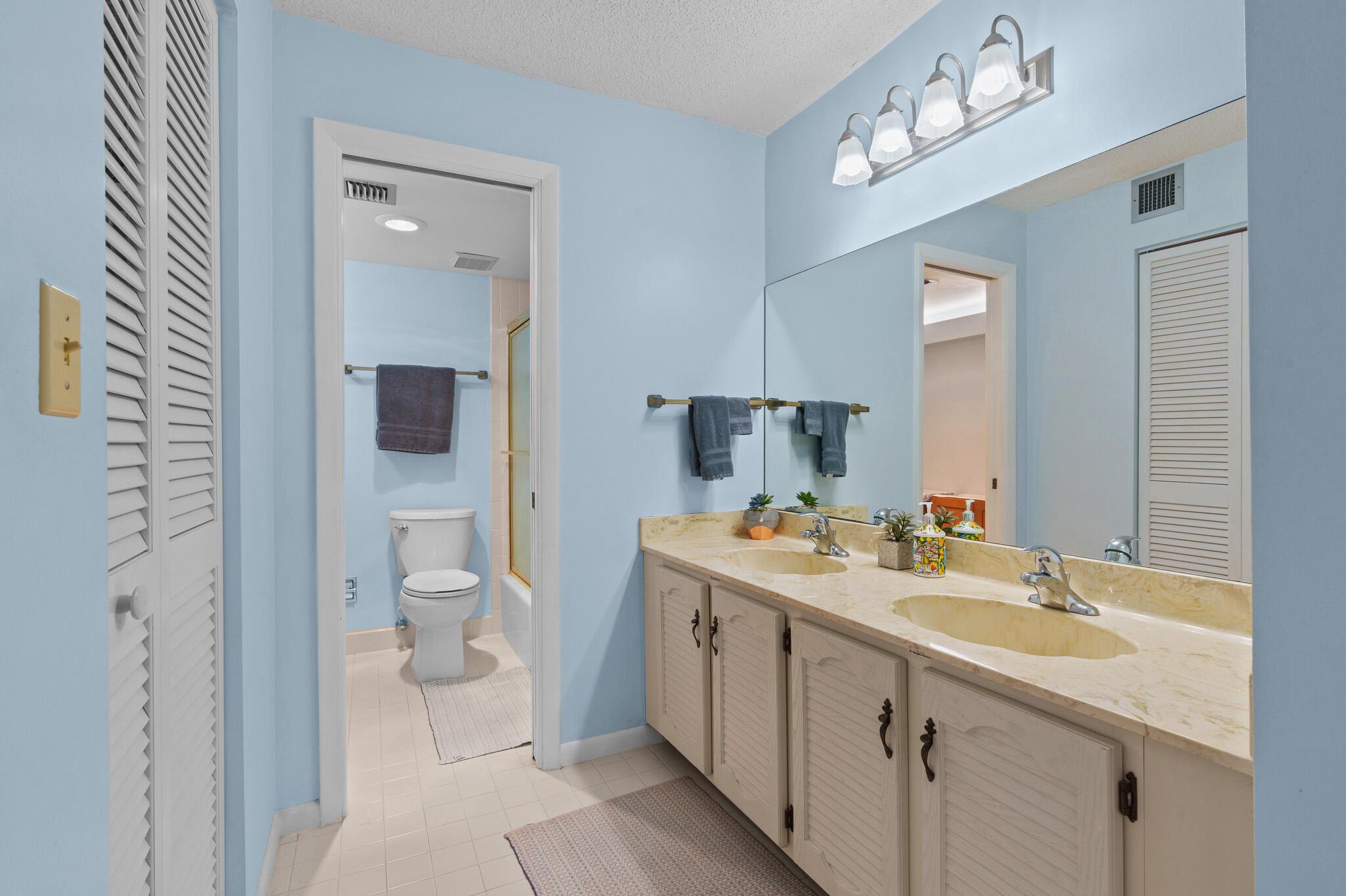 445 SE 21st Avenue 305