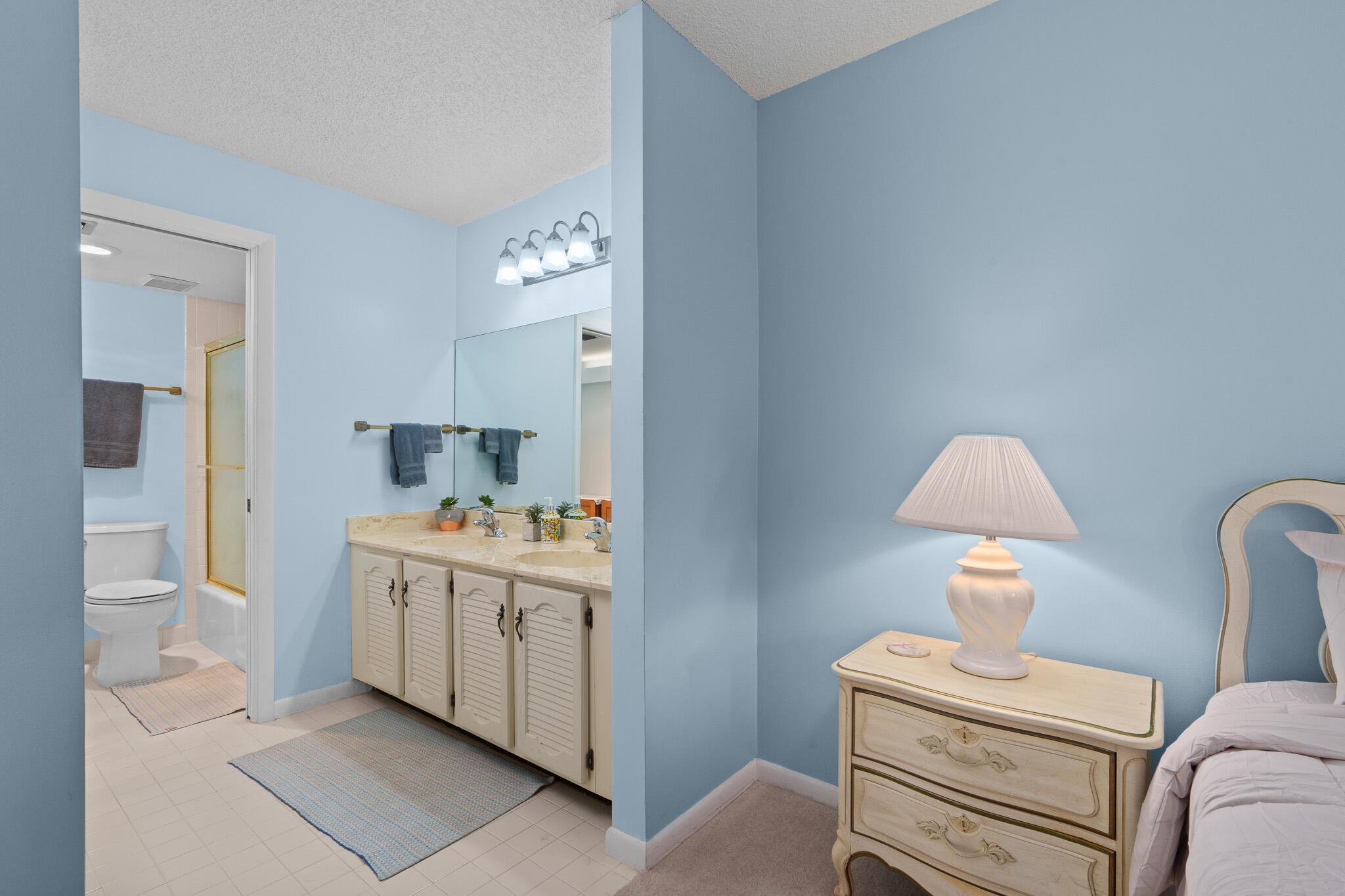 445 SE 21st Avenue 305