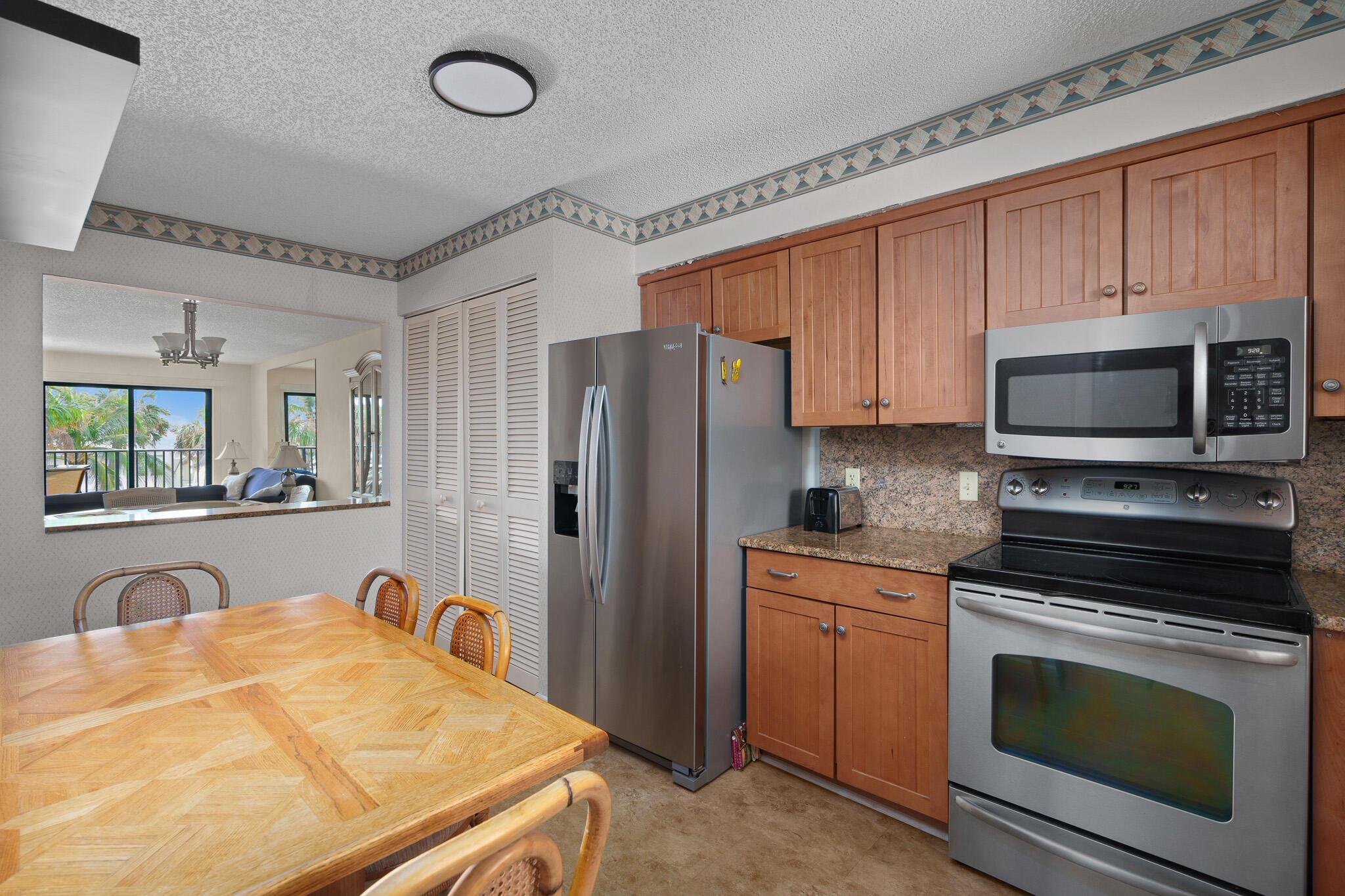 445 SE 21st Avenue 305