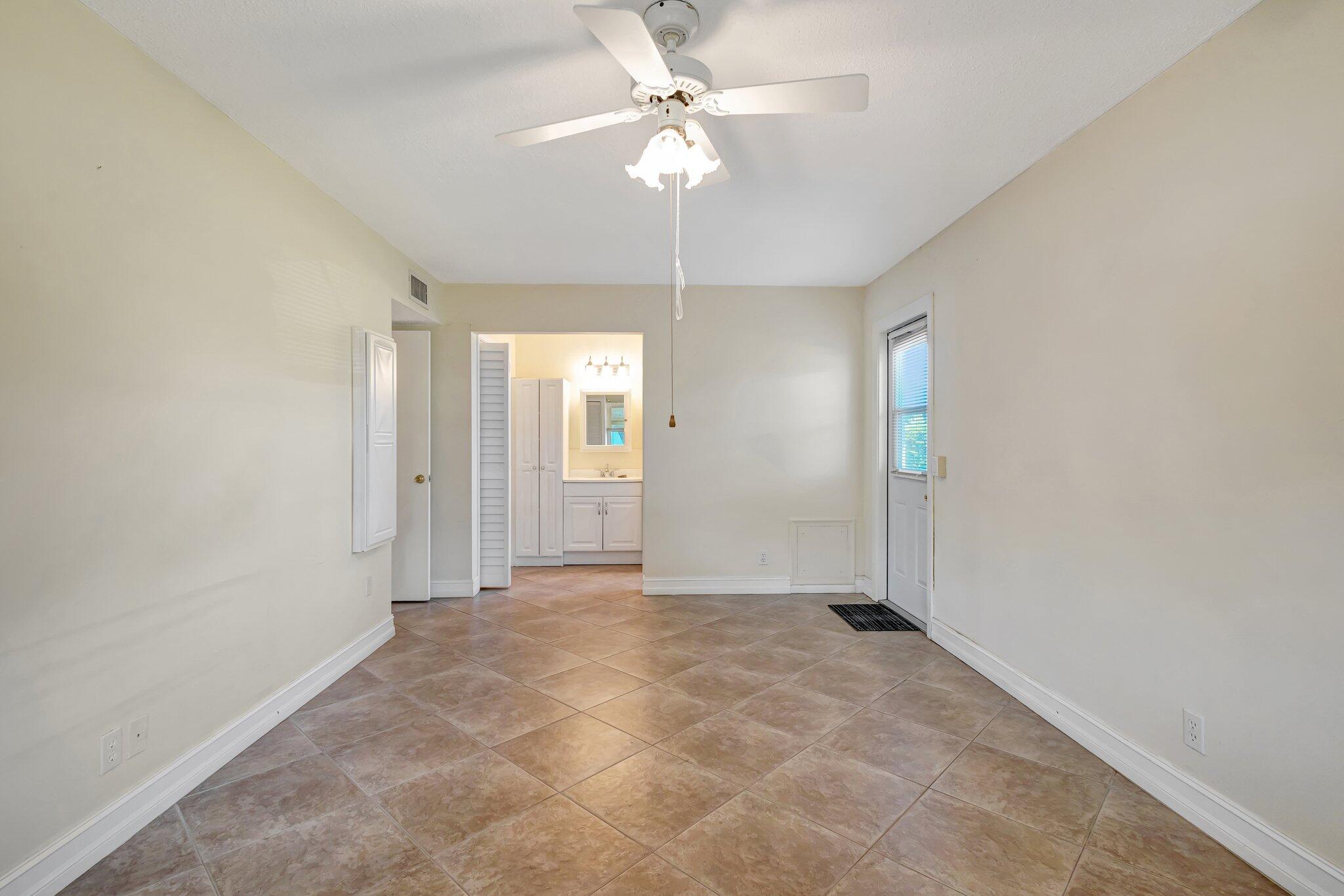 652 High Point Boulevard N D