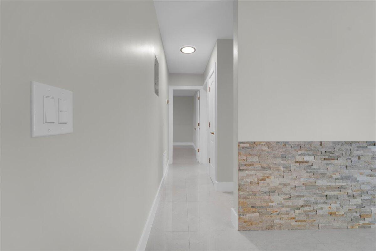 8 NE 14th Avenue 1,2,3