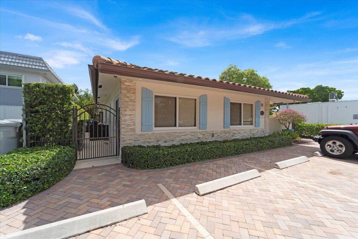 8 NE 14th Avenue 1,2,3