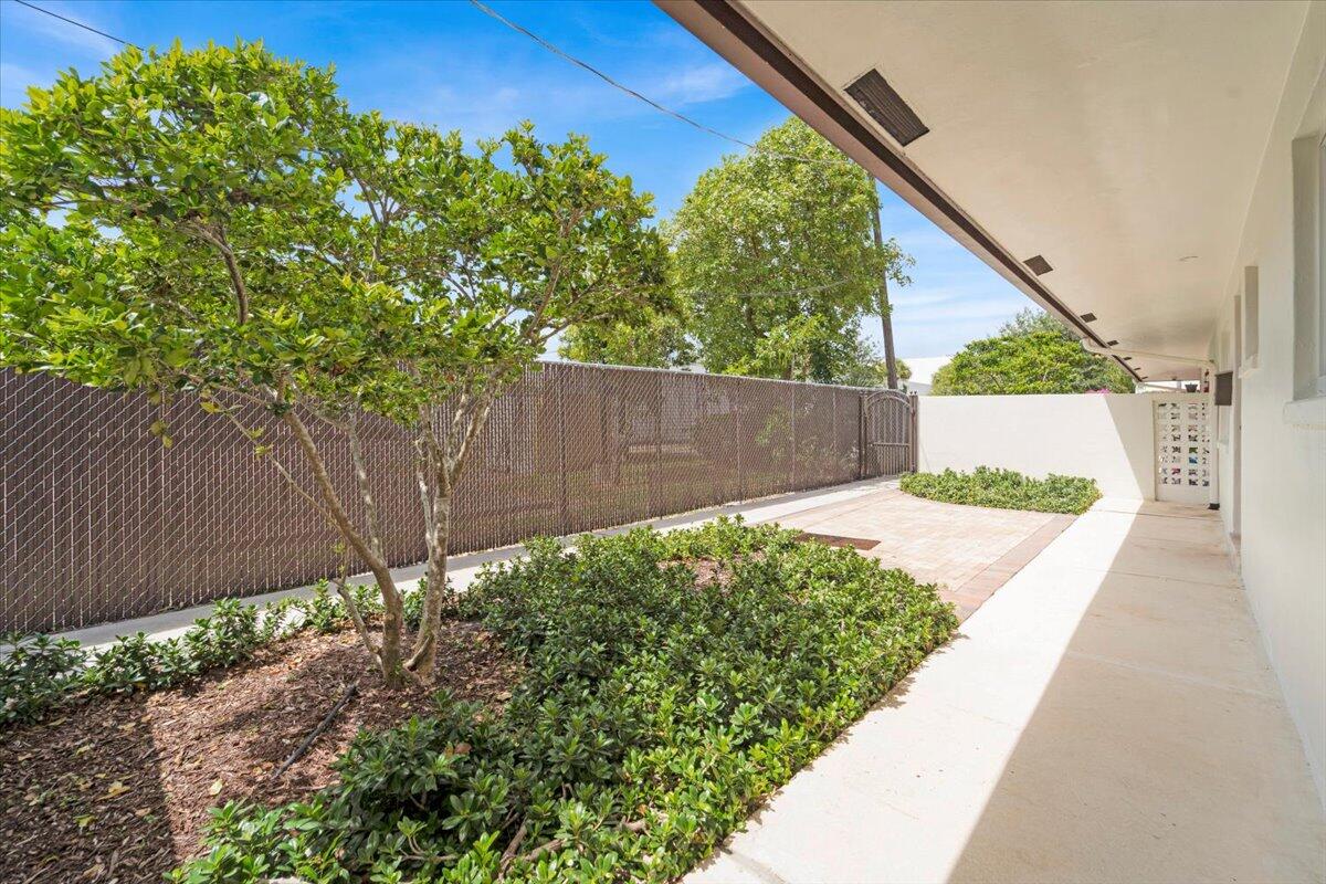 8 NE 14th Avenue 1,2,3