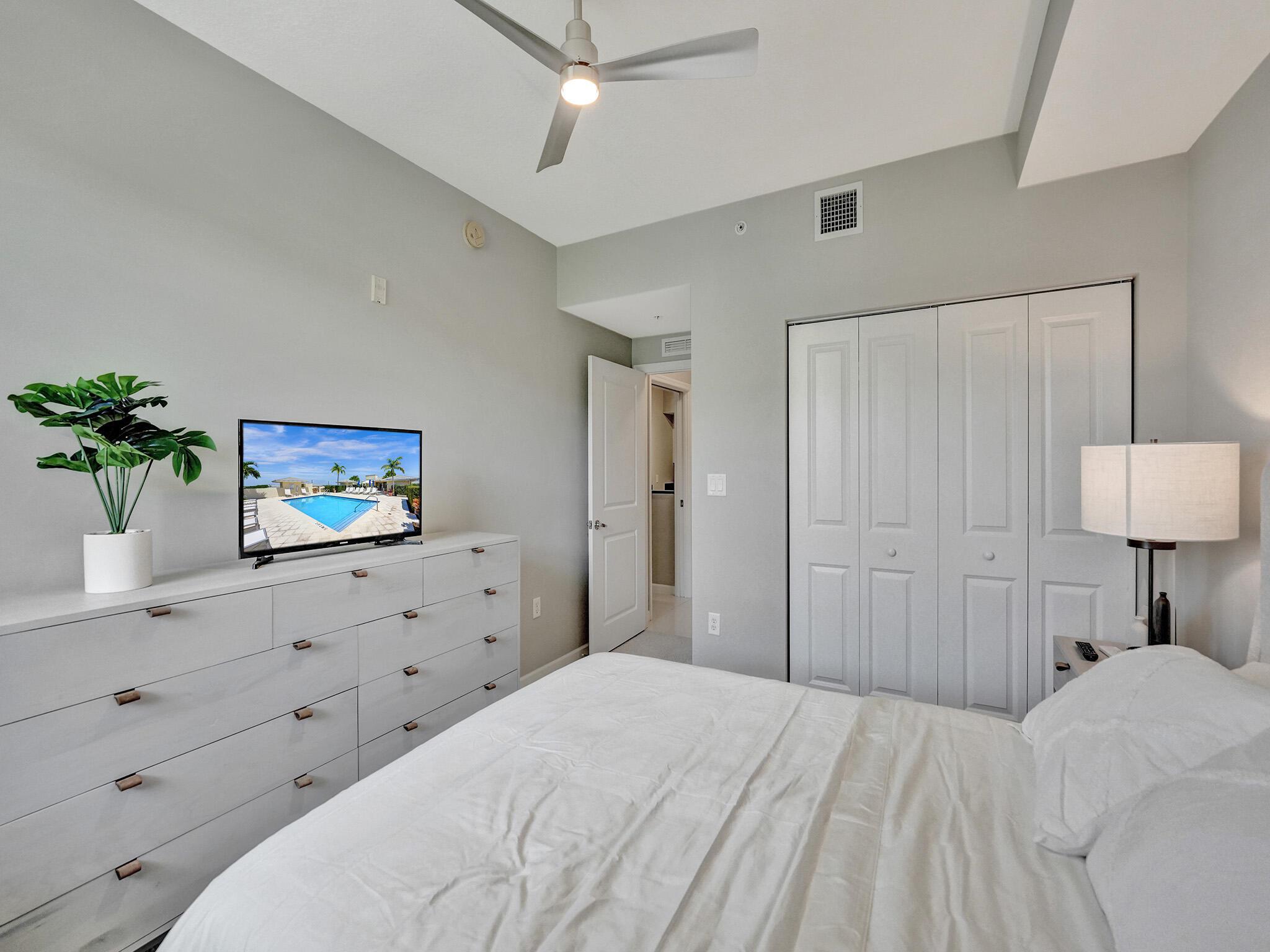 225 NE 1st Street 412