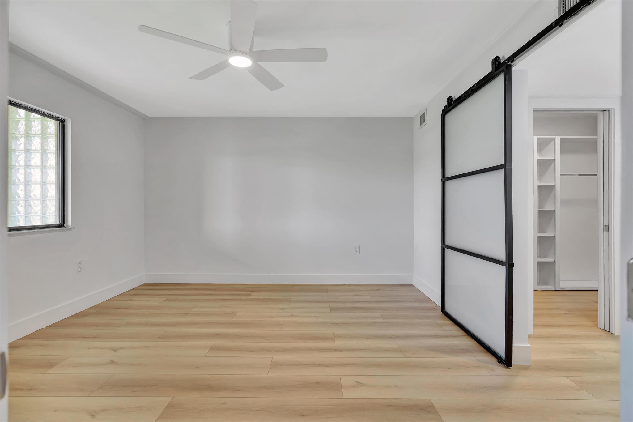 501 Seafarer Circle 204