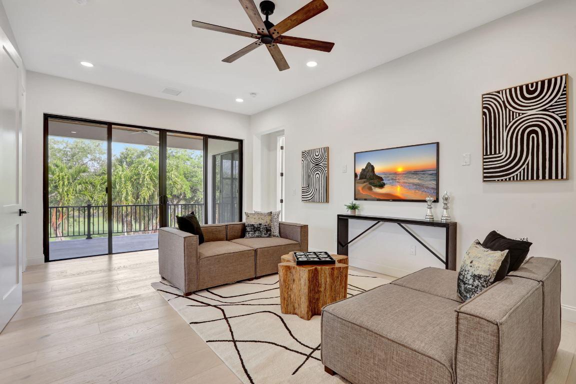 9387 Satinleaf Place, Parkland