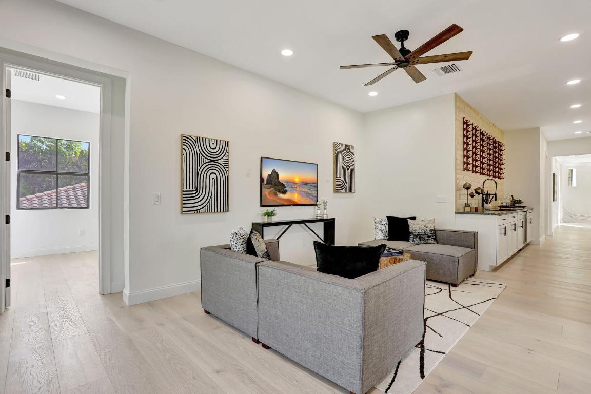 9387 Satinleaf Place, Parkland