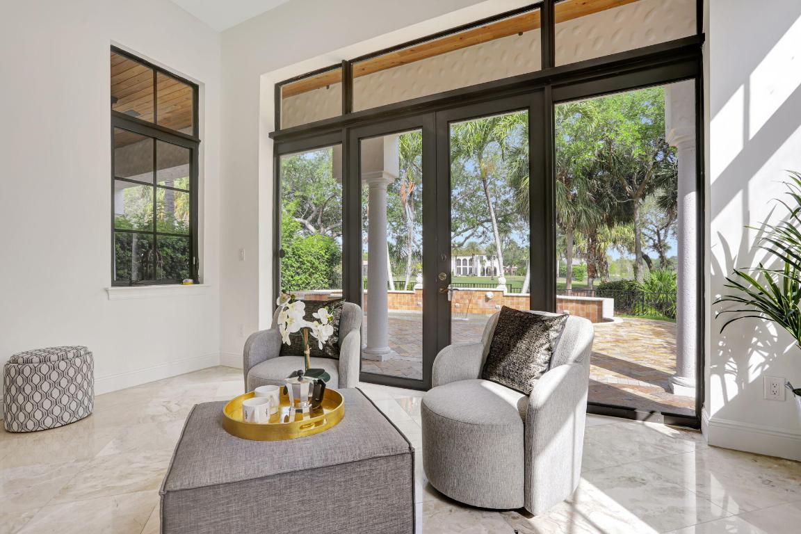 9387 Satinleaf Place, Parkland