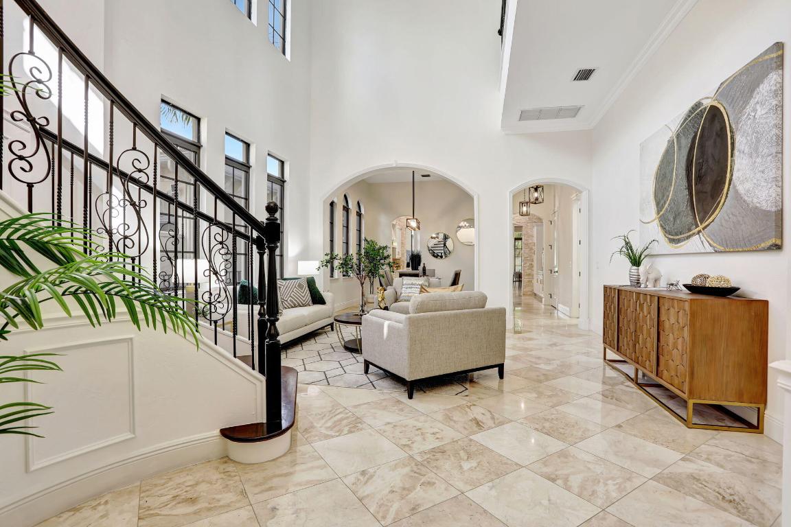 9387 Satinleaf Place, Parkland