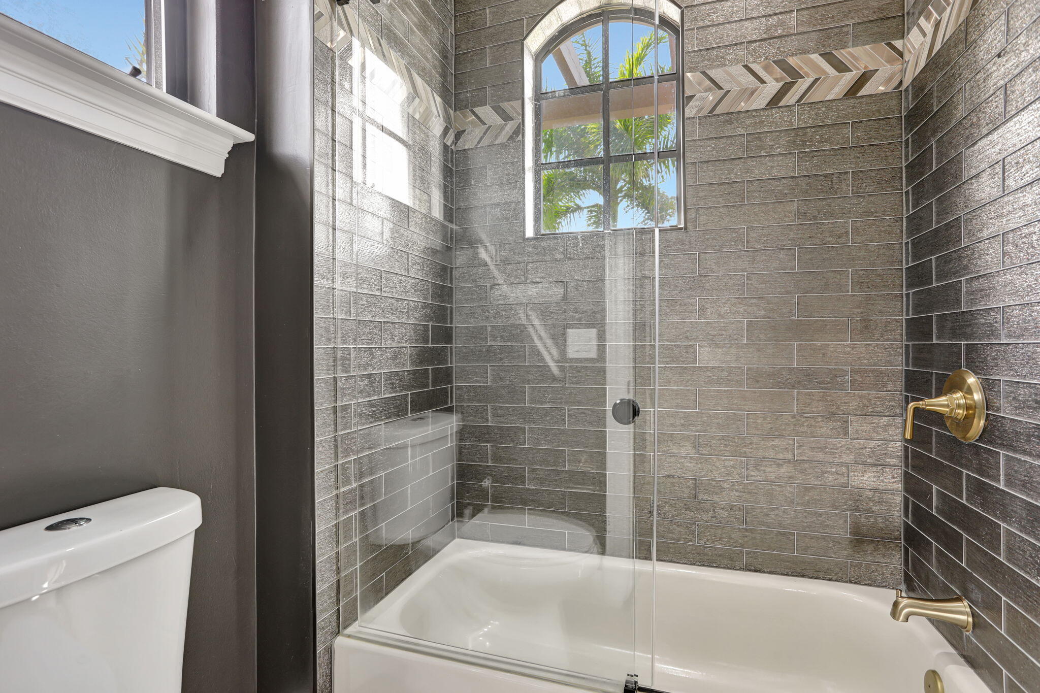 9387 Satinleaf Place, Parkland