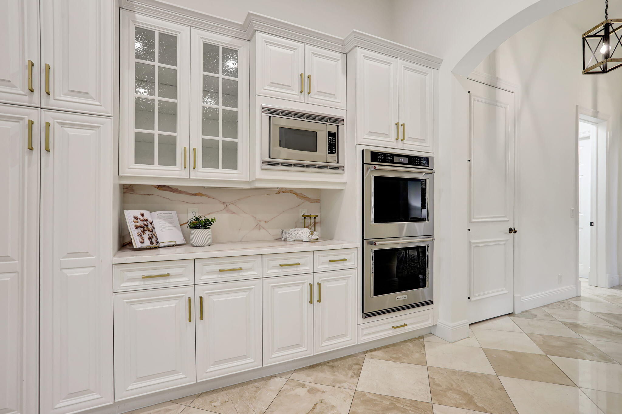 9387 Satinleaf Place, Parkland