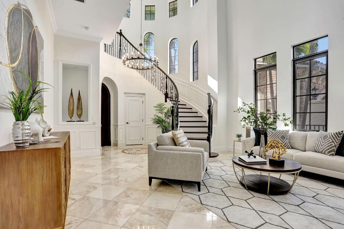 9387 Satinleaf Place, Parkland