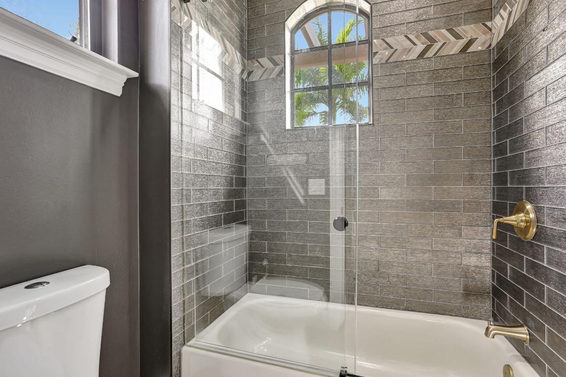 9387 Satinleaf Place, Parkland