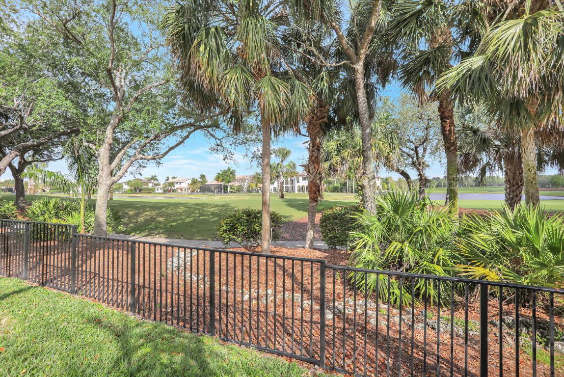 9387 Satinleaf Place, Parkland