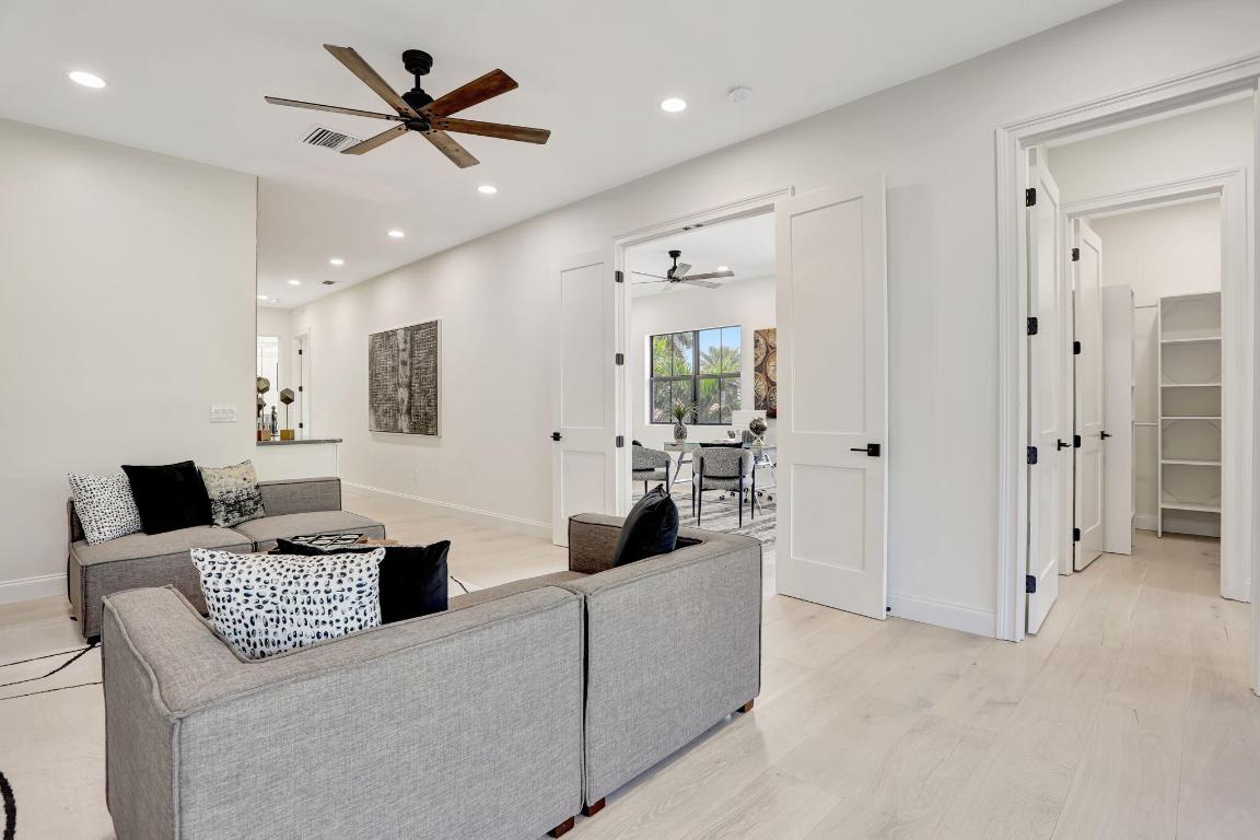 9387 Satinleaf Place, Parkland