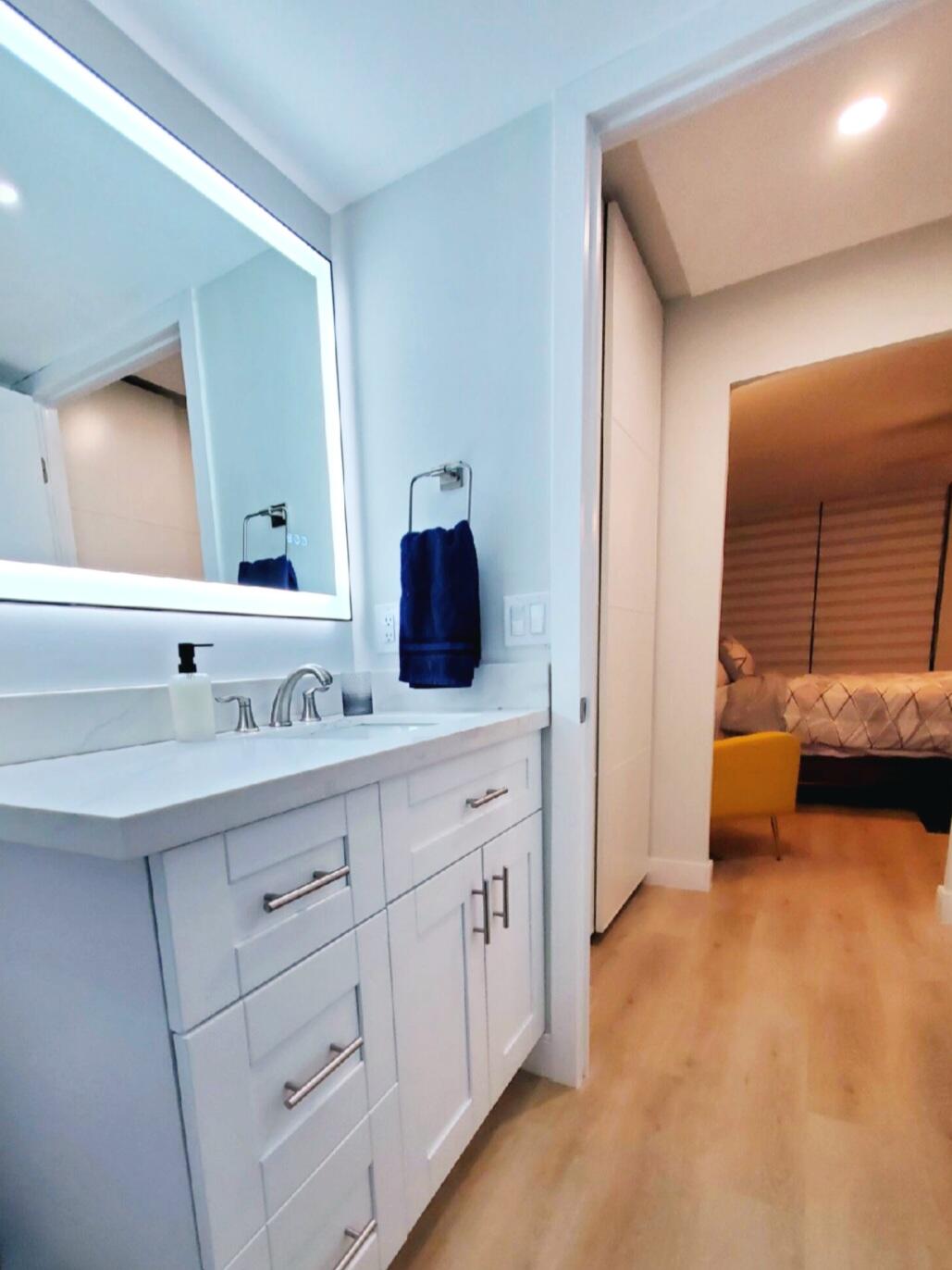 15 Royal Palm 5030 Way 5030, Boca Raton Unit: 5030