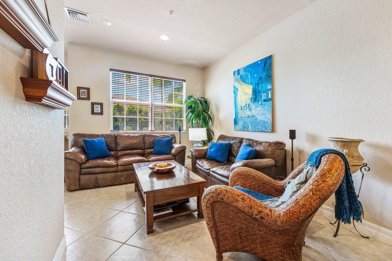 1833 NW 12th Street