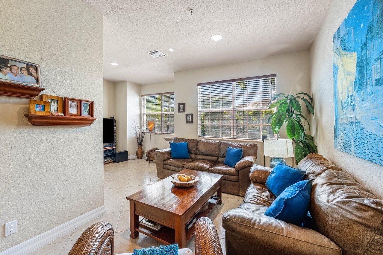 1833 NW 12th Street