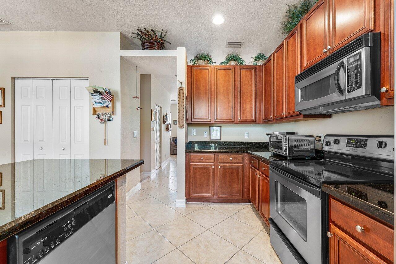 1833 NW 12th Street