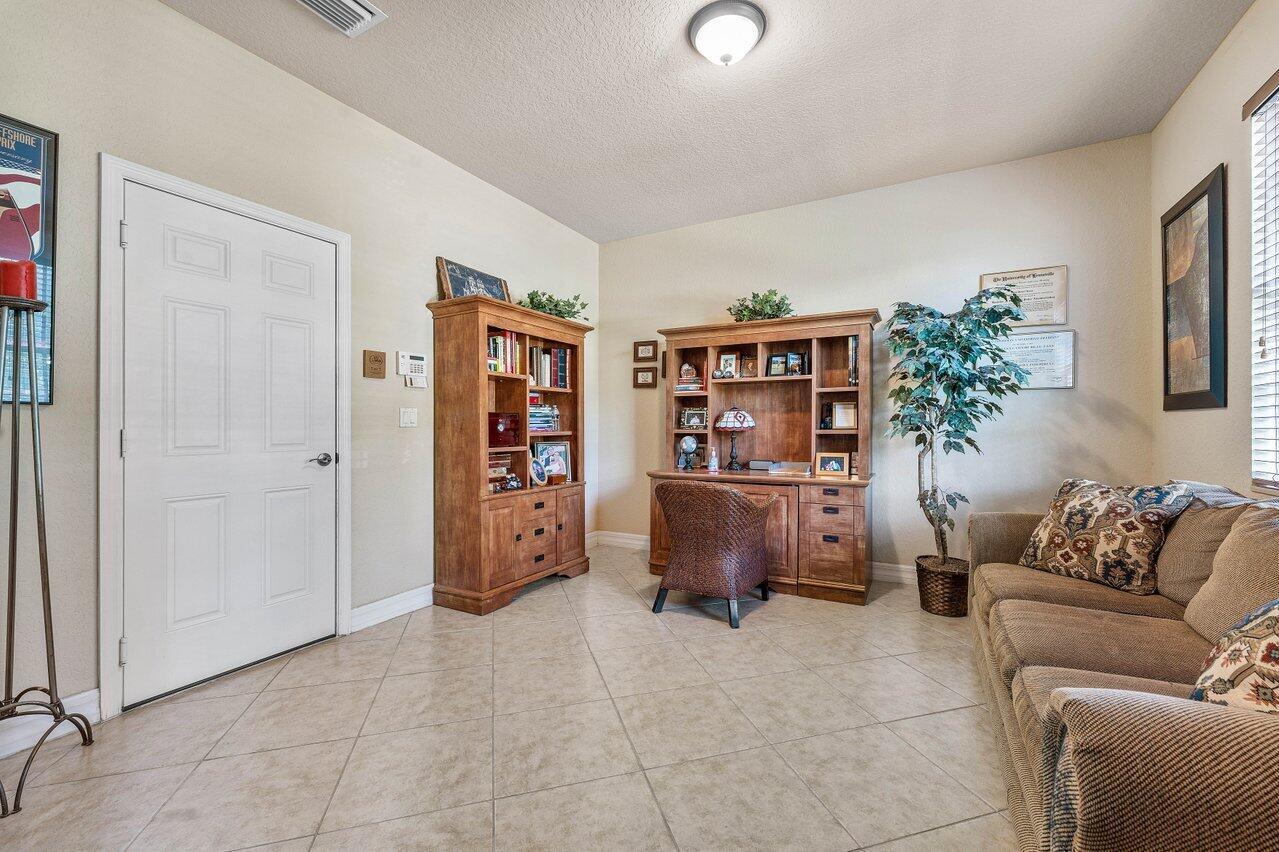 1833 NW 12th Street