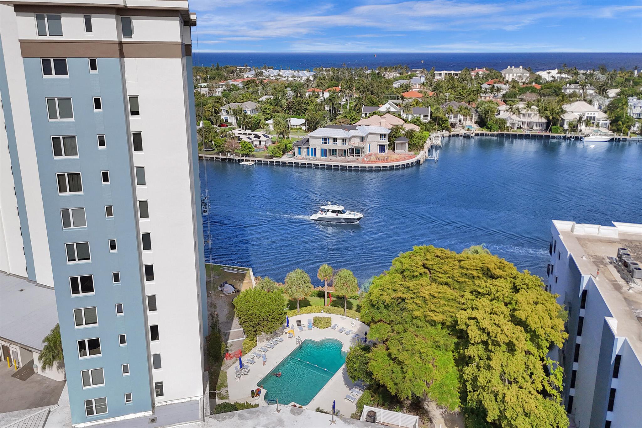 555 SE 6th Avenue 4a