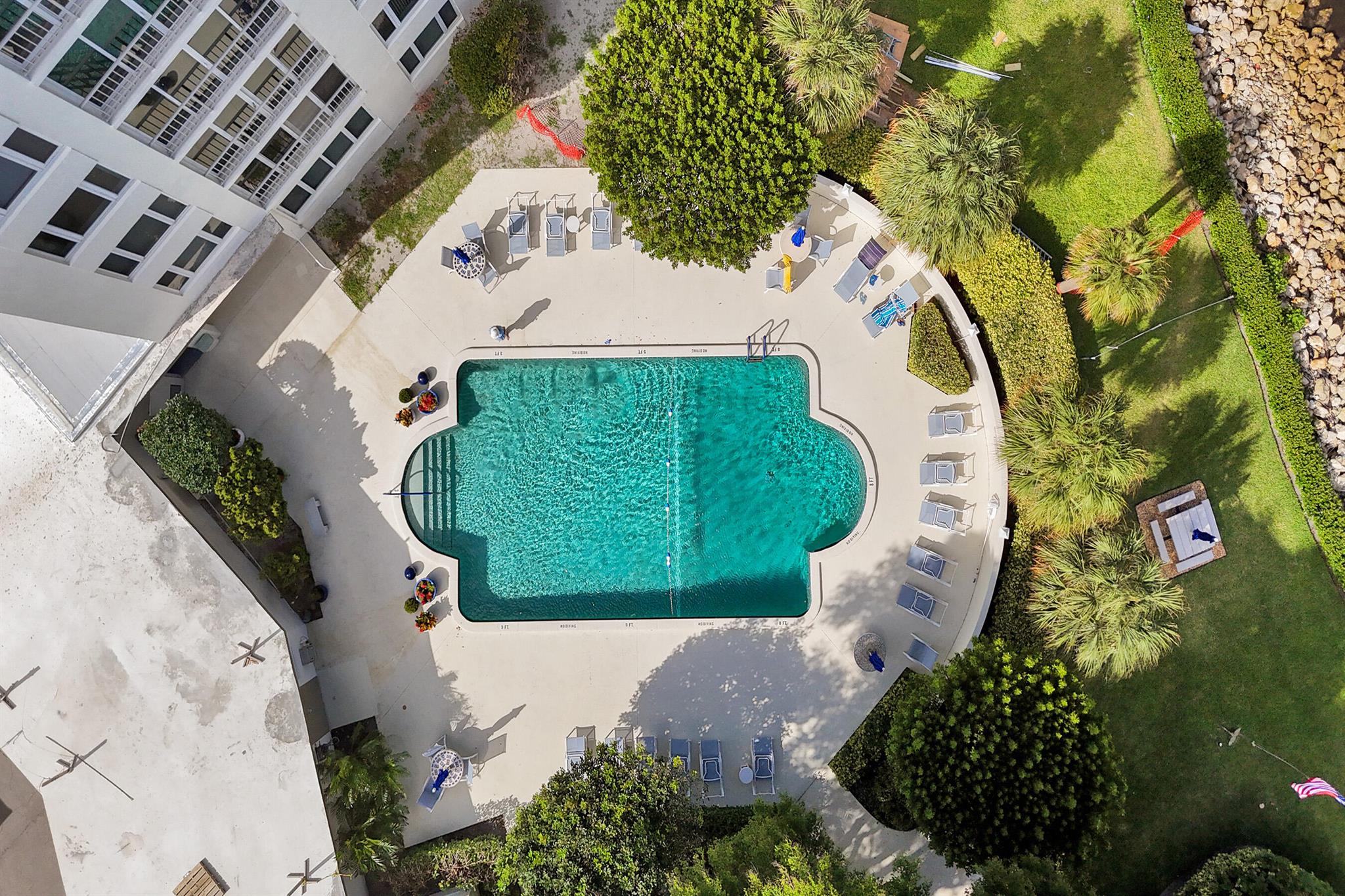 555 SE 6th Avenue 4a