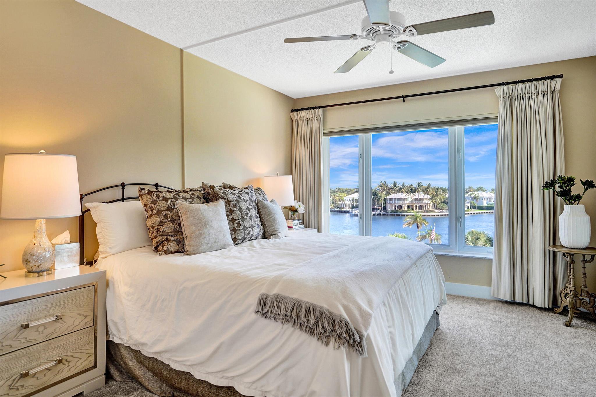 555 SE 6th Avenue 4a