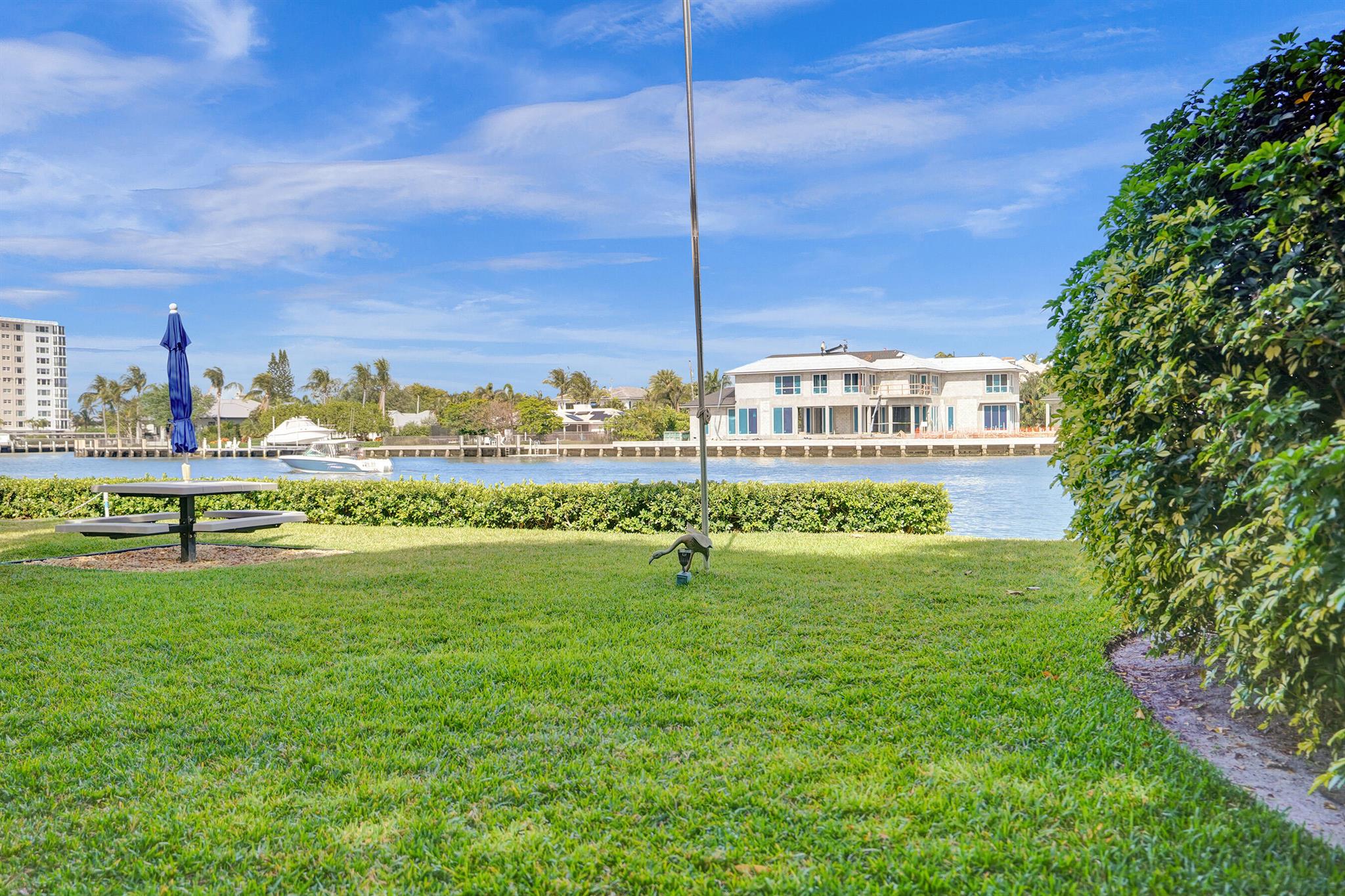 555 SE 6th Avenue 4a