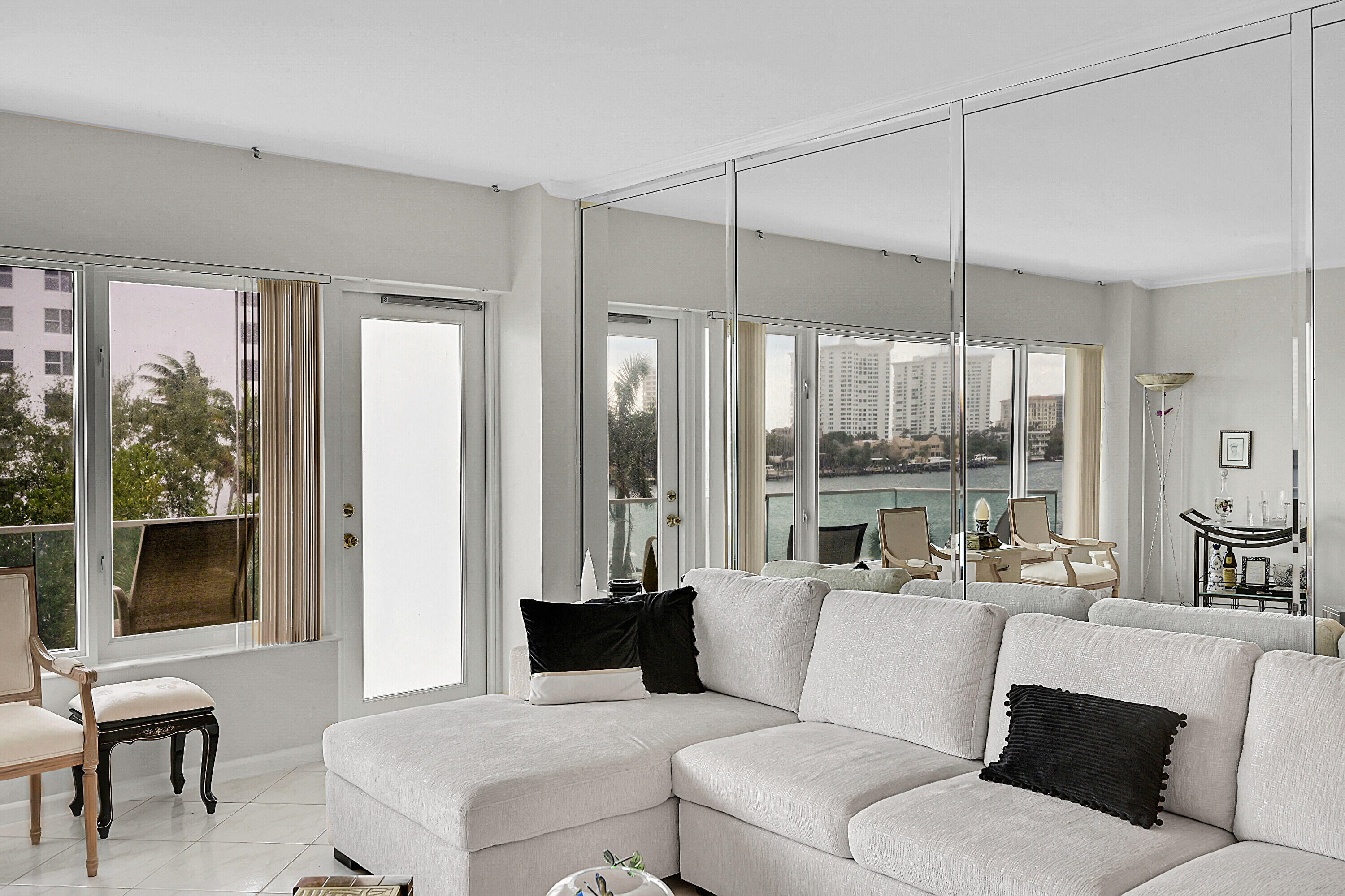 701 E Camino Real 4b