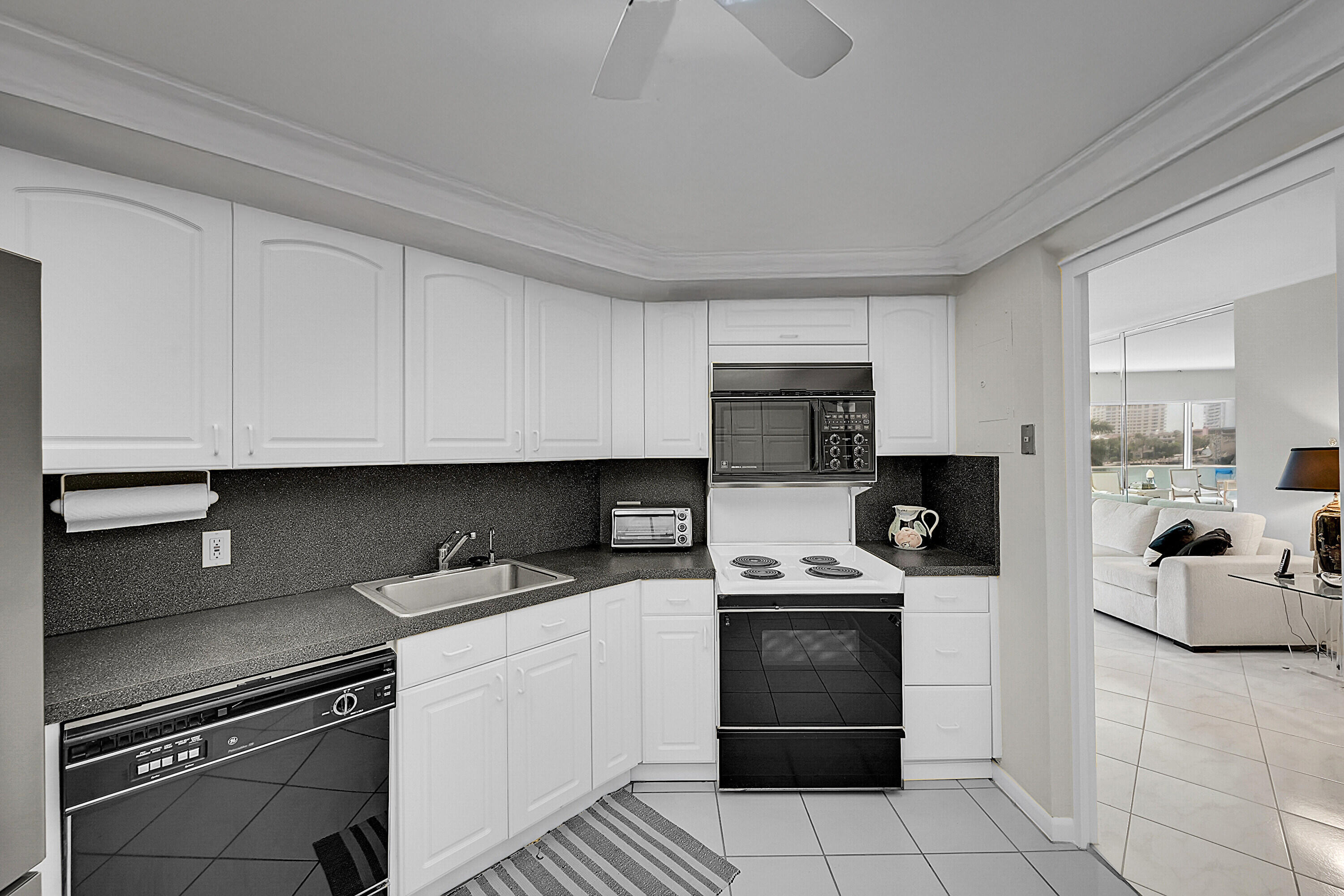 701 E Camino Real 4b