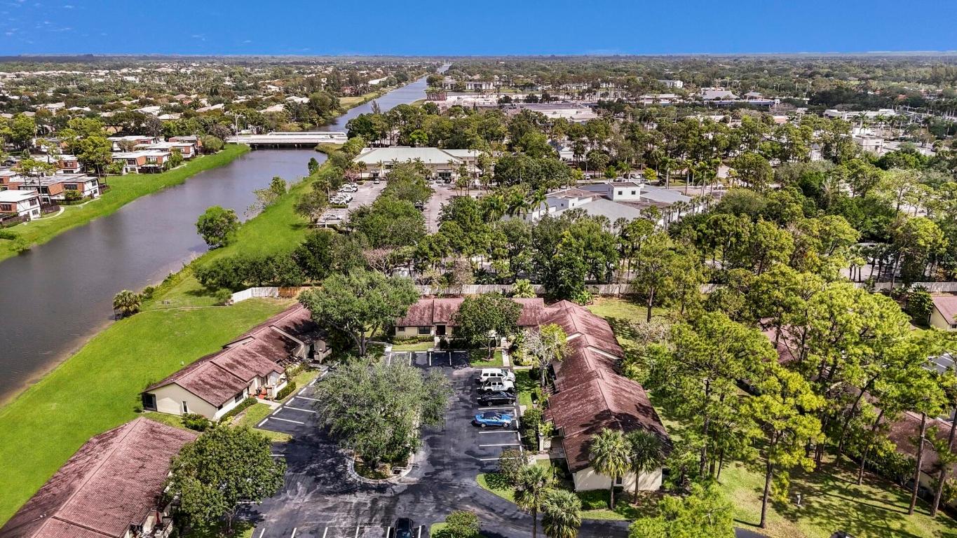 132 Manchineel Court, Royal Palm Beach