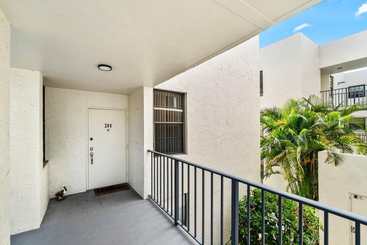 1555 S Federal Highway 204