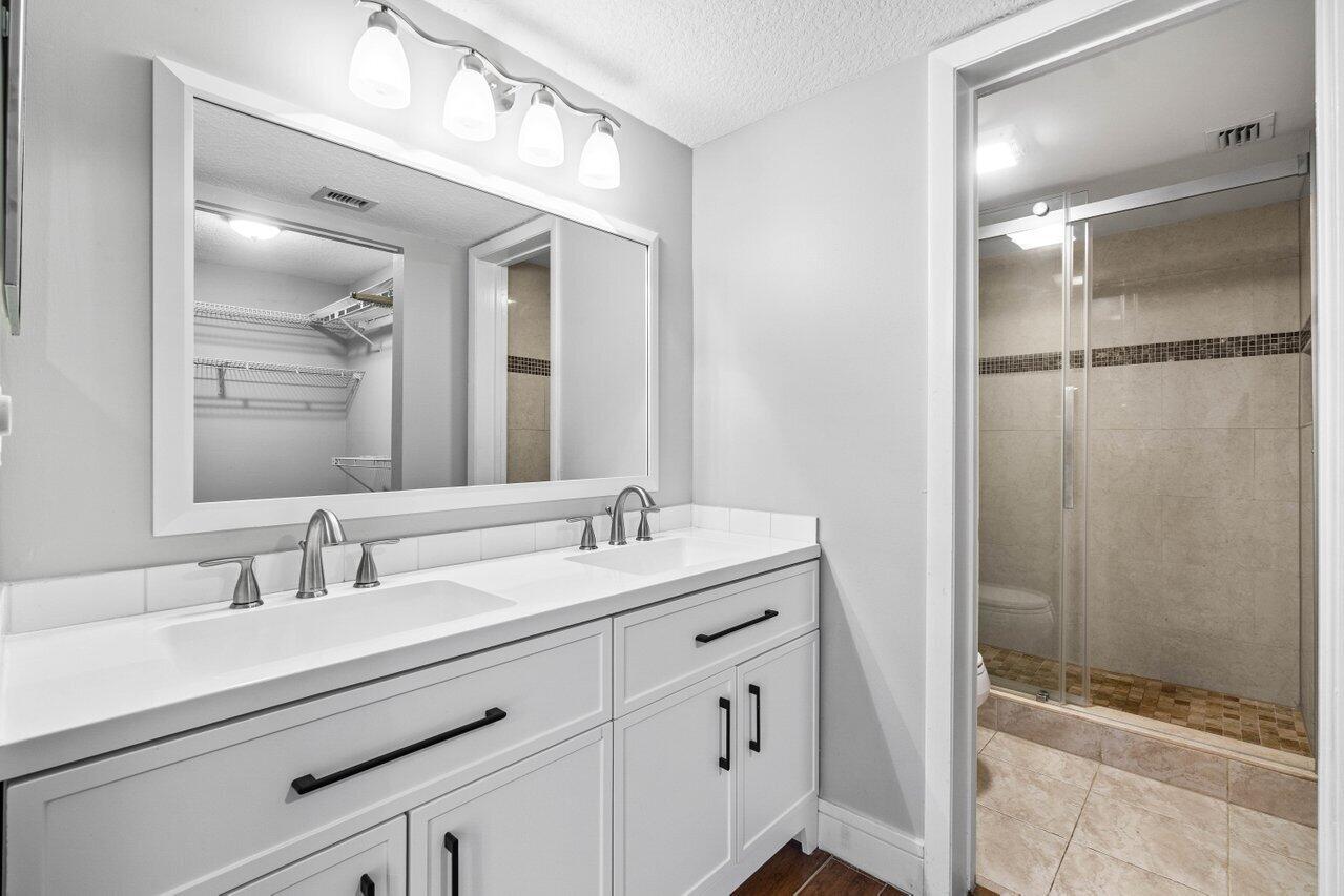 1555 S Federal Highway 204