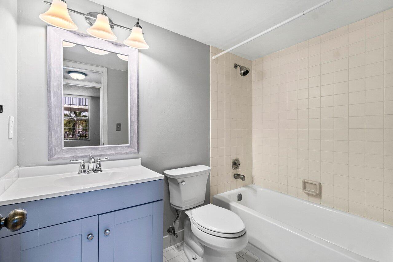 1555 S Federal Highway 204