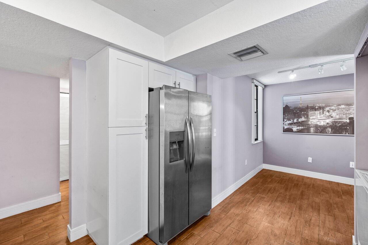 1555 S Federal Highway 204