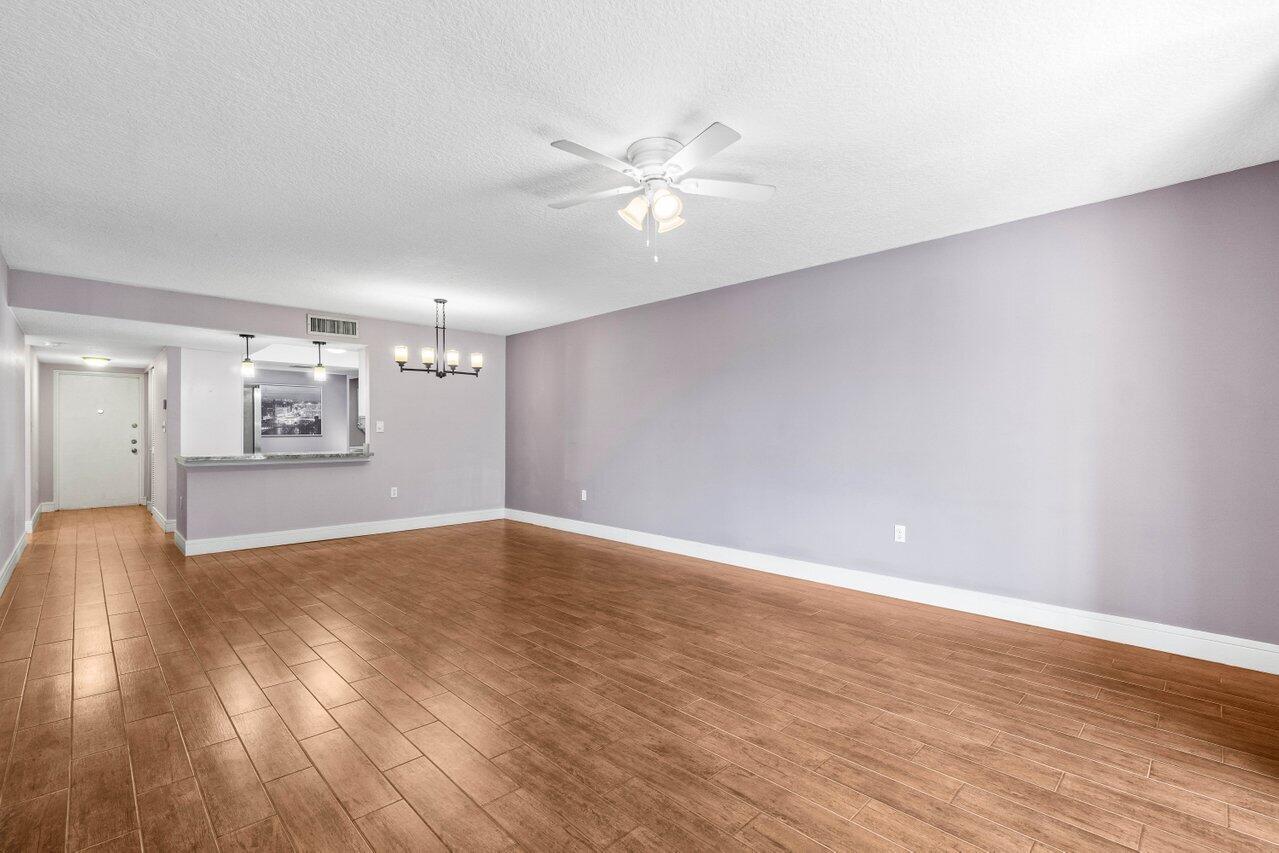 1555 S Federal Highway 204