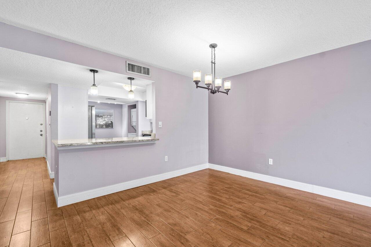 1555 S Federal Highway 204