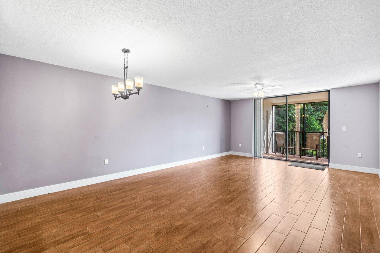 1555 S Federal Highway 204