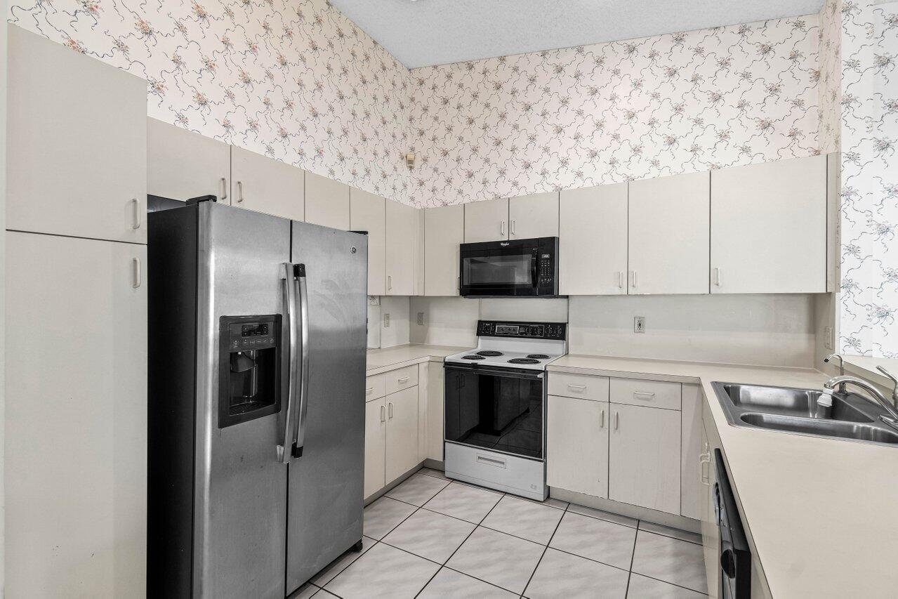 10001 Country Brook Road