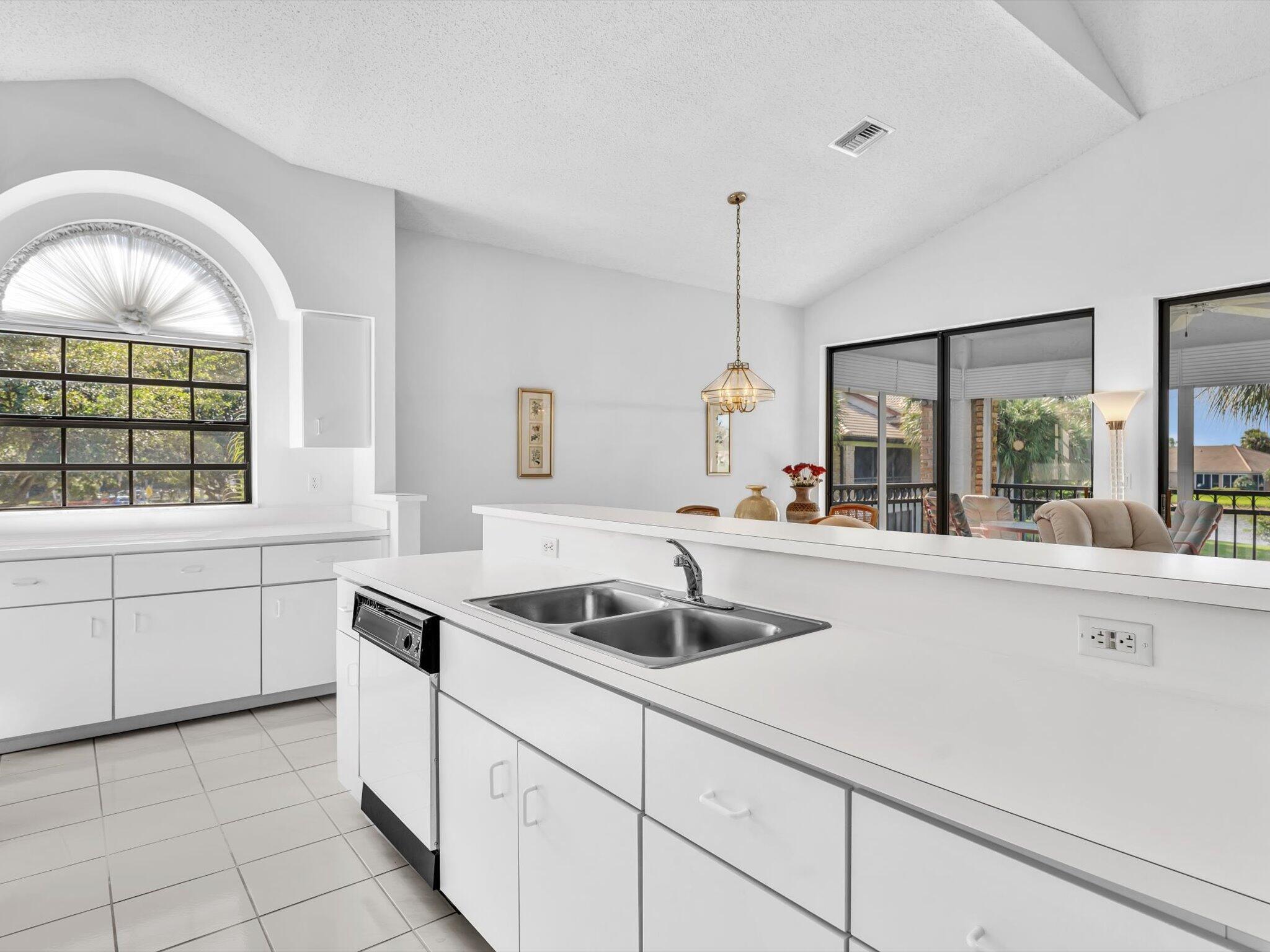 8049 Aberdeen Drive 201, Boynton Beach Unit: 201