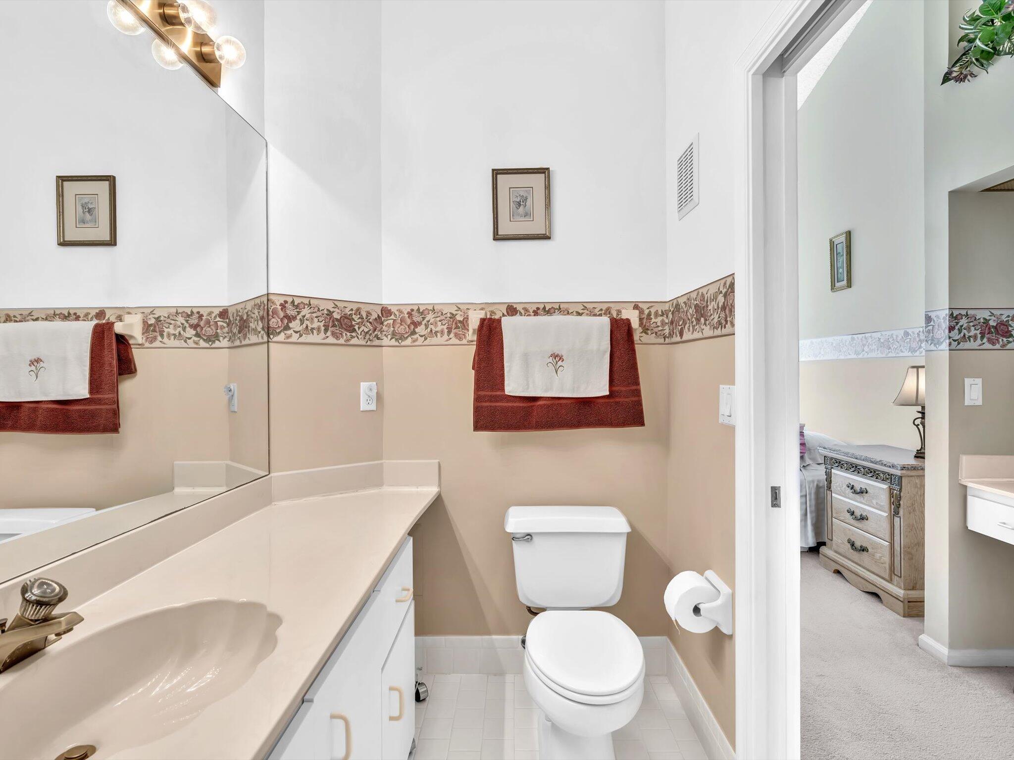 8049 Aberdeen Drive 201, Boynton Beach Unit: 201