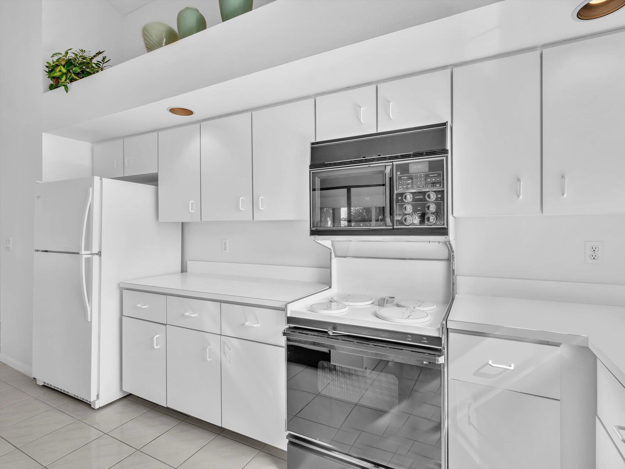 8049 Aberdeen Drive 201, Boynton Beach Unit: 201