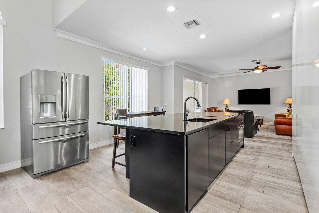 5665 Via De La Plata Circle